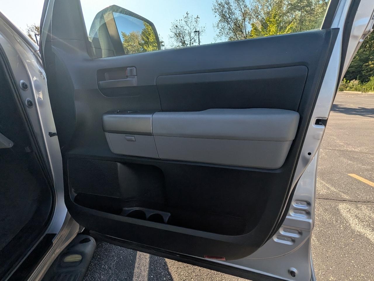 Toyota Tundra SR5 V8 4WD 2012