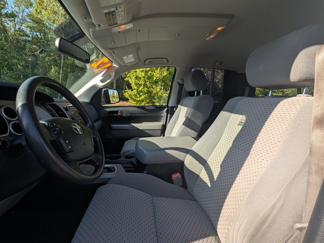 Toyota Tundra SR5 V8 4WD 2012