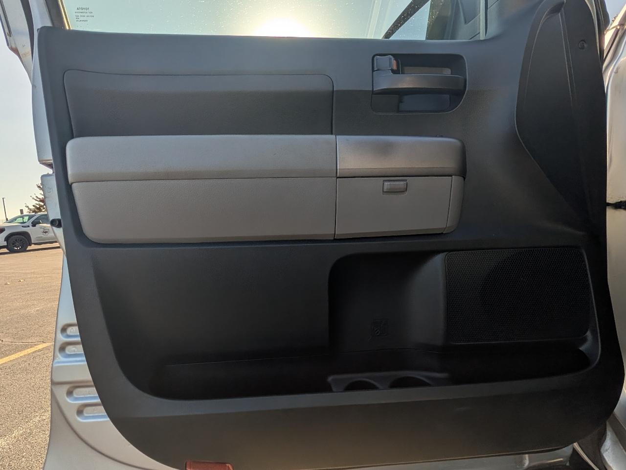 Toyota Tundra SR5 V8 4WD 2012