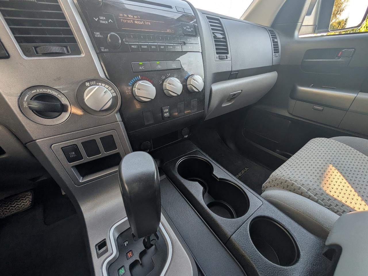 Toyota Tundra SR5 V8 4WD 2012