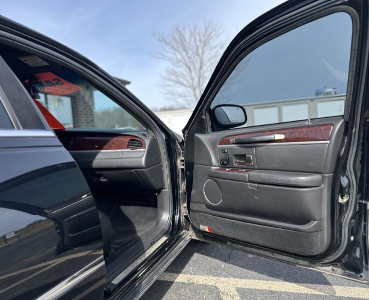 Lincoln Town Car Signature Limited 2008