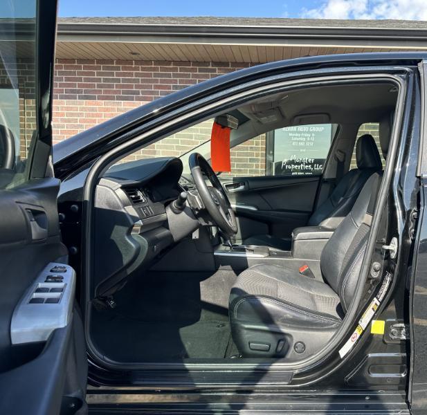 Toyota Camry SE 2012