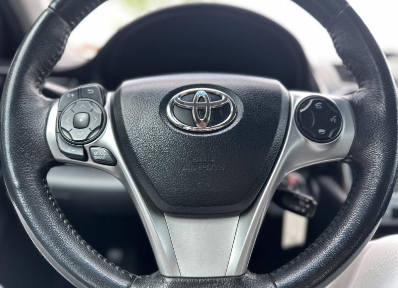 Toyota Camry SE 2012