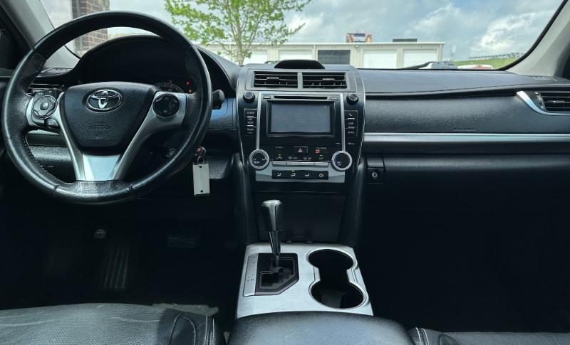 Toyota Camry SE 2012