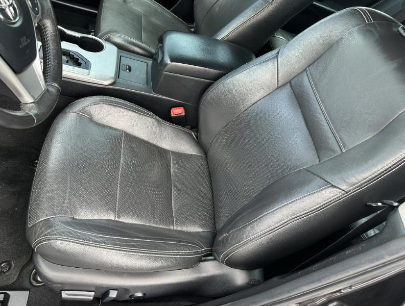 Toyota Camry SE 2012