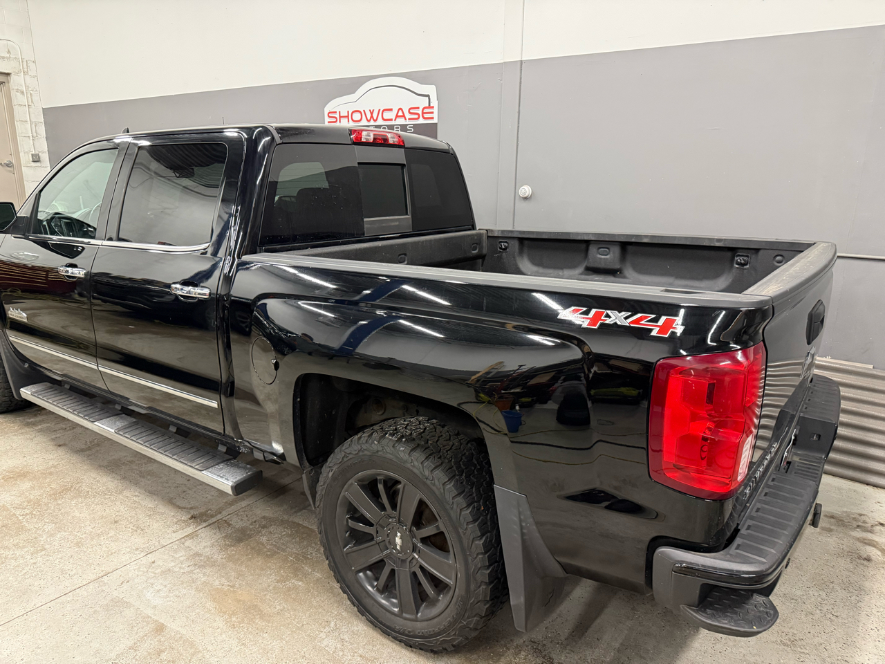 Chevrolet Silverado 1500 High Country Crew Cab Short Box 4WD 2017