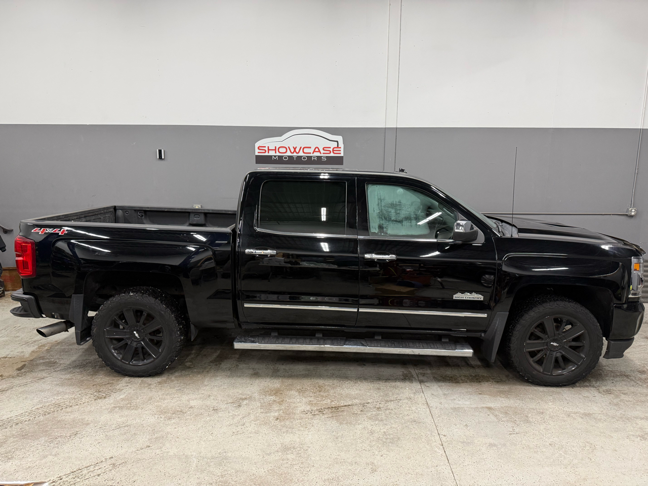 Chevrolet Silverado 1500 High Country Crew Cab Short Box 4WD 2017