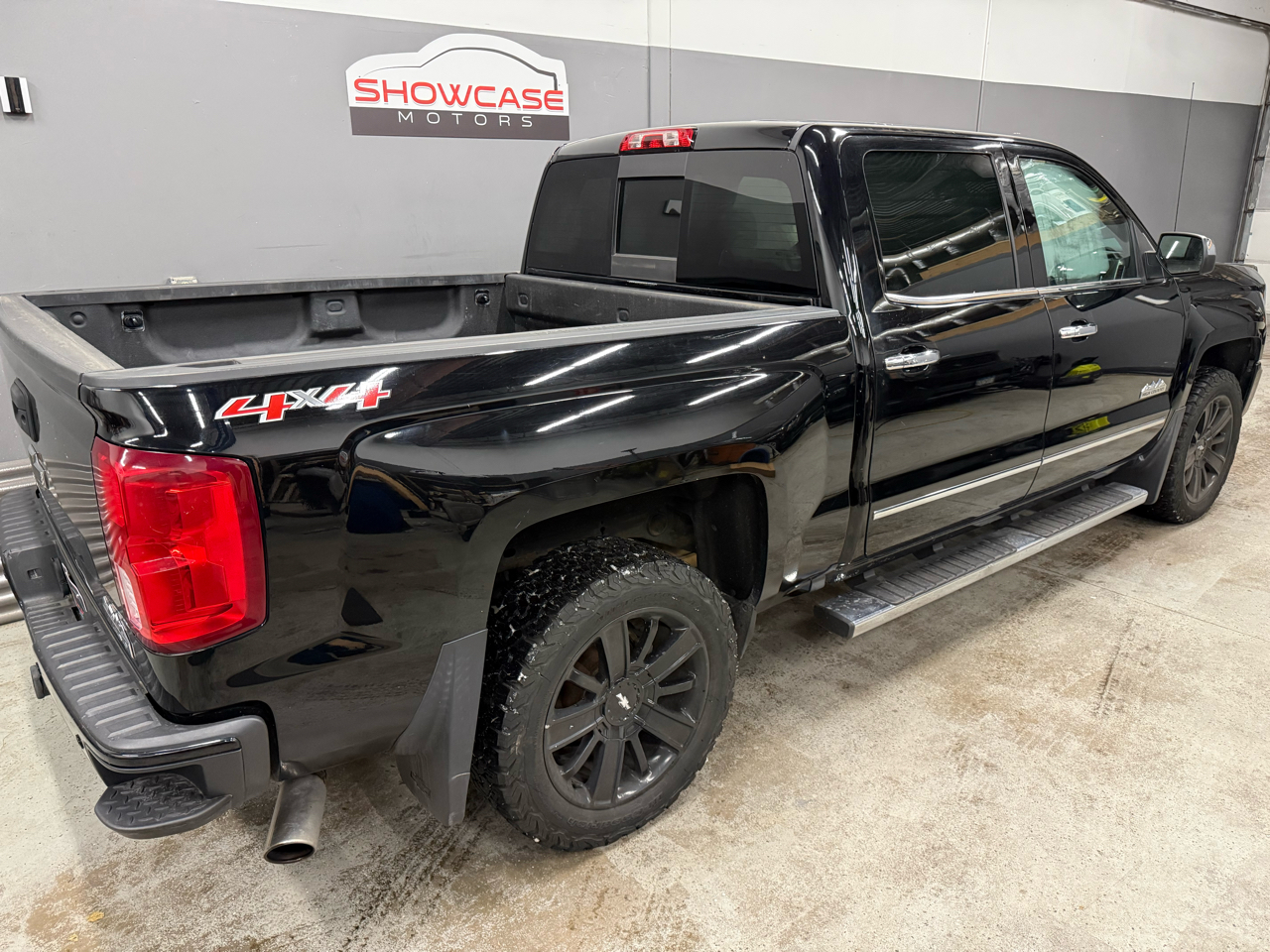 Chevrolet Silverado 1500 High Country Crew Cab Short Box 4WD 2017