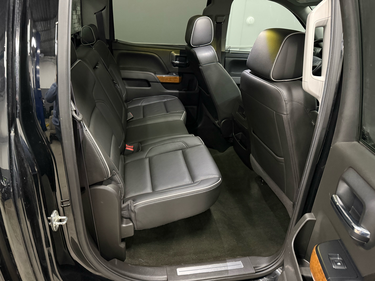 Chevrolet Silverado 1500 High Country Crew Cab Short Box 4WD 2017