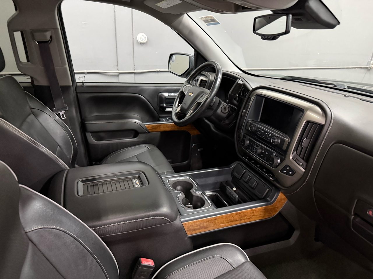 Chevrolet Silverado 1500 High Country Crew Cab Short Box 4WD 2017