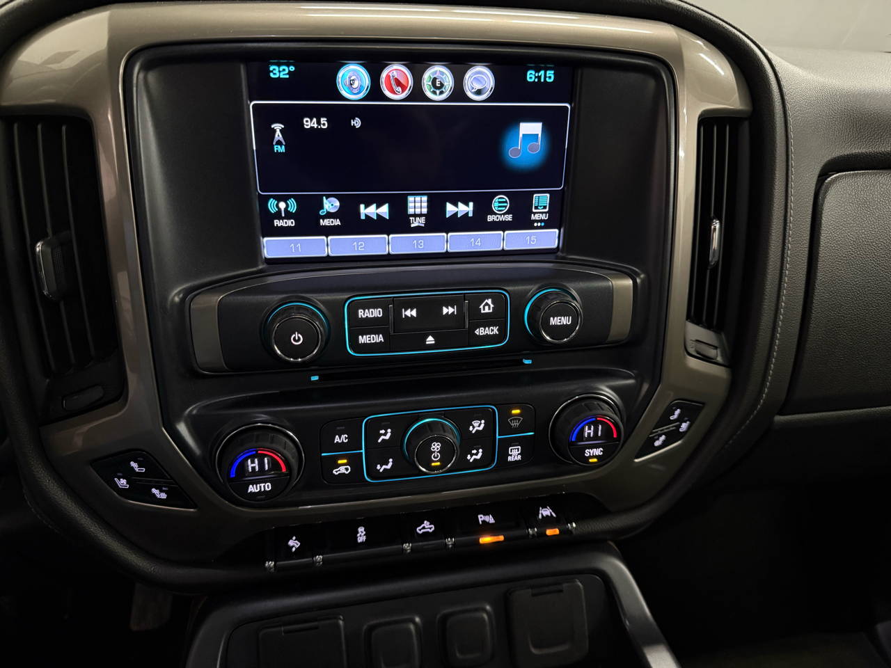 Chevrolet Silverado 1500 High Country Crew Cab Short Box 4WD 2017