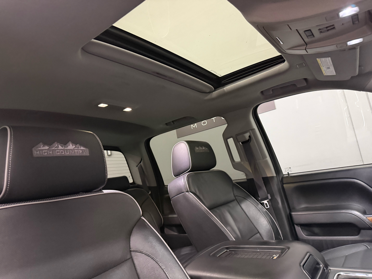 Chevrolet Silverado 1500 High Country Crew Cab Short Box 4WD 2017