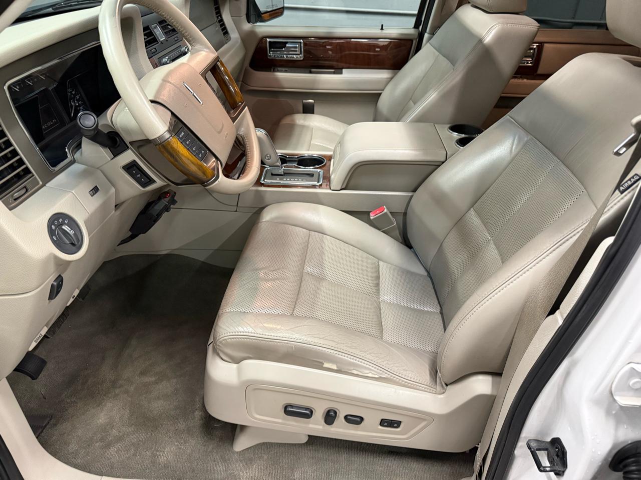 Lincoln Navigator 4WD 2012