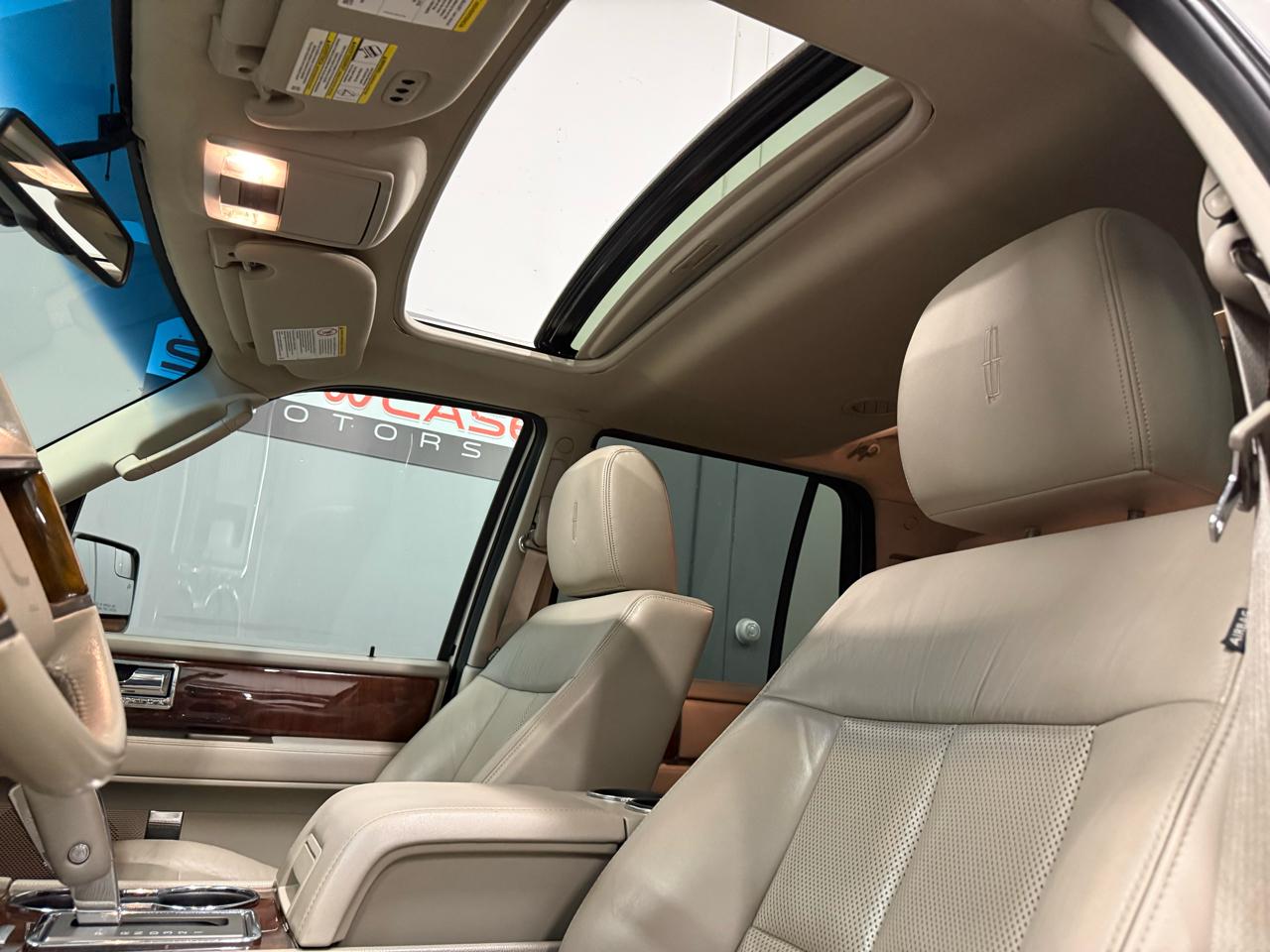 Lincoln Navigator 4WD 2012