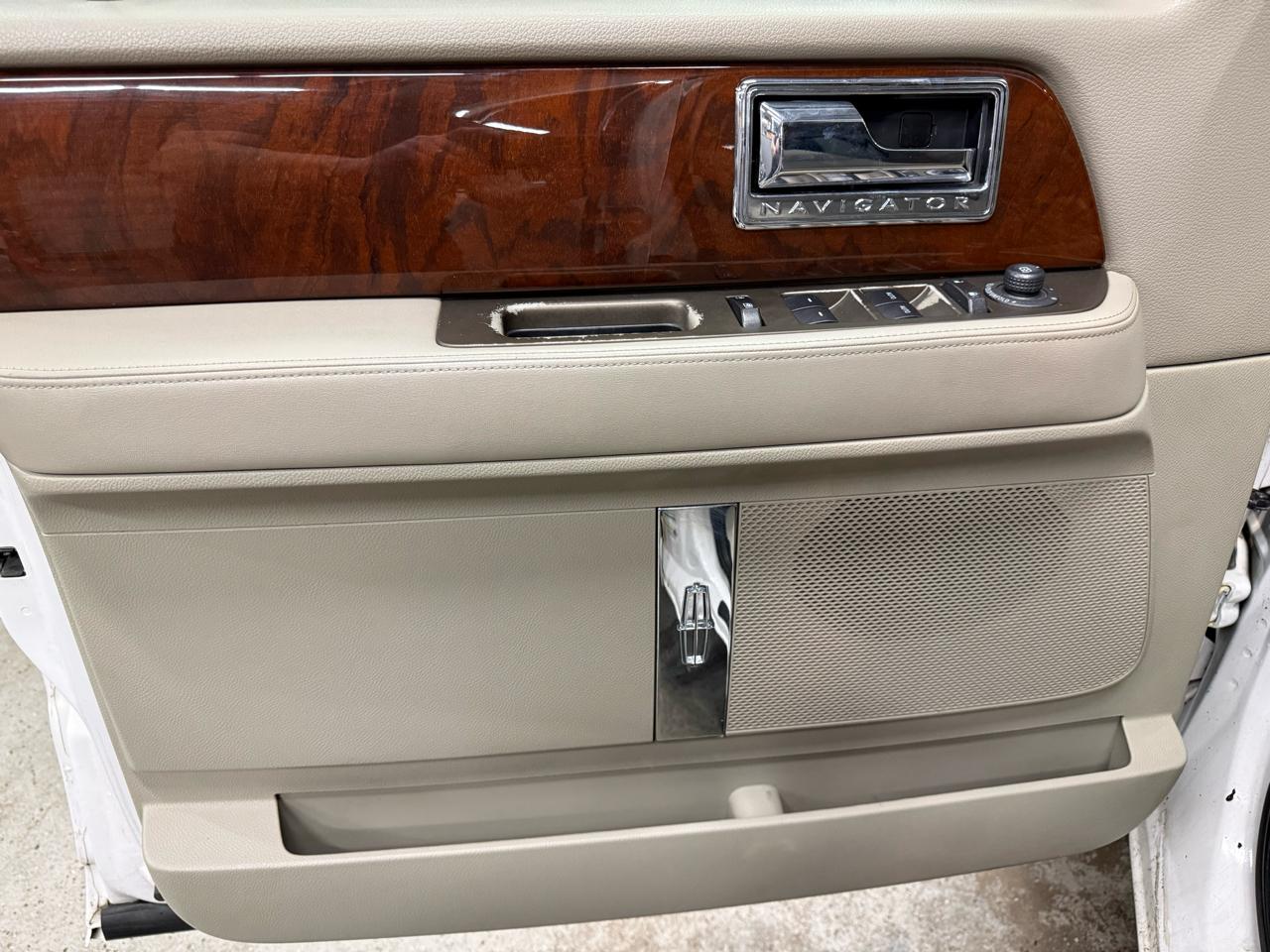 Lincoln Navigator 4WD 2012