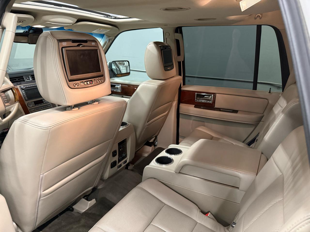 Lincoln Navigator 4WD 2012