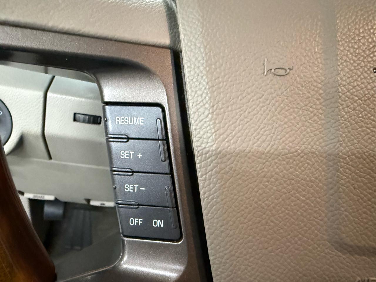 Lincoln Navigator 4WD 2012