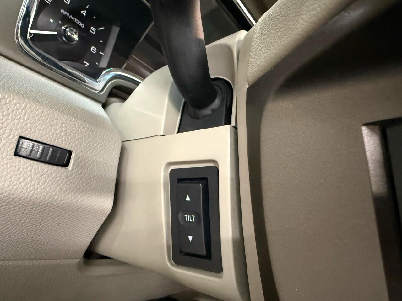 Lincoln Navigator 4WD 2012