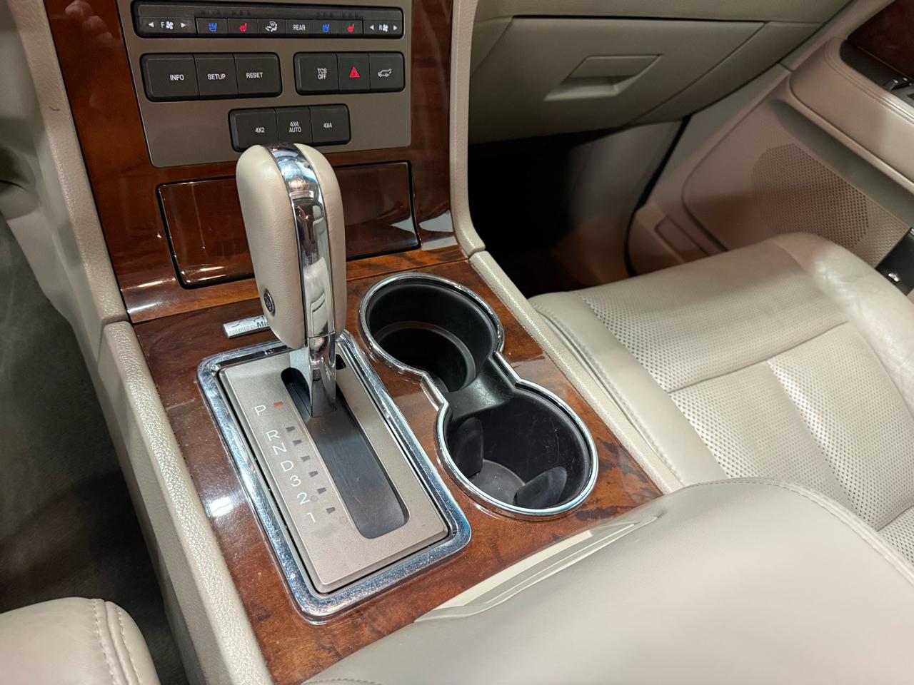 Lincoln Navigator 4WD 2012