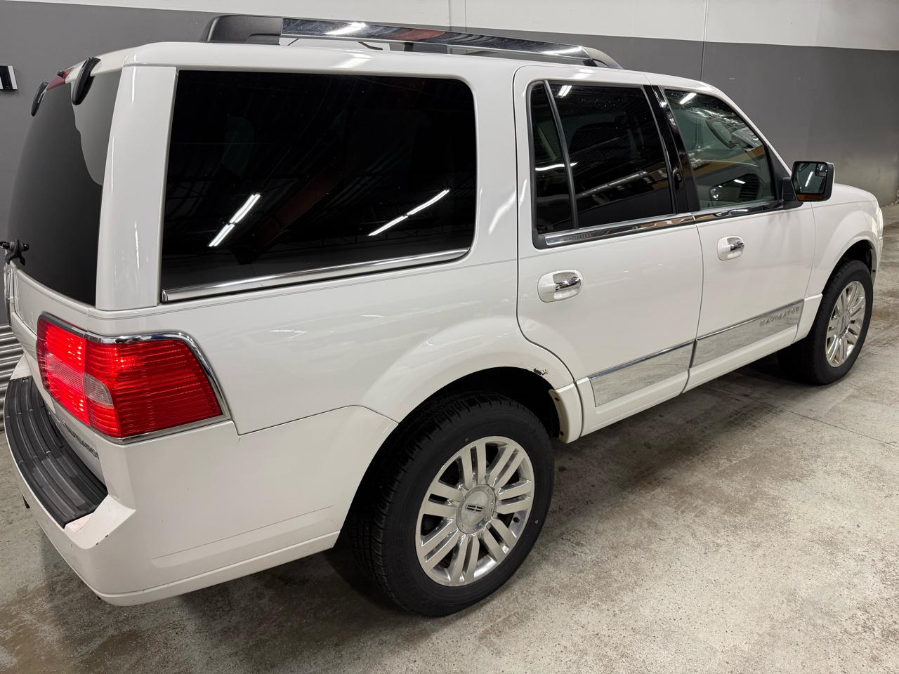 Lincoln Navigator 4WD 2012