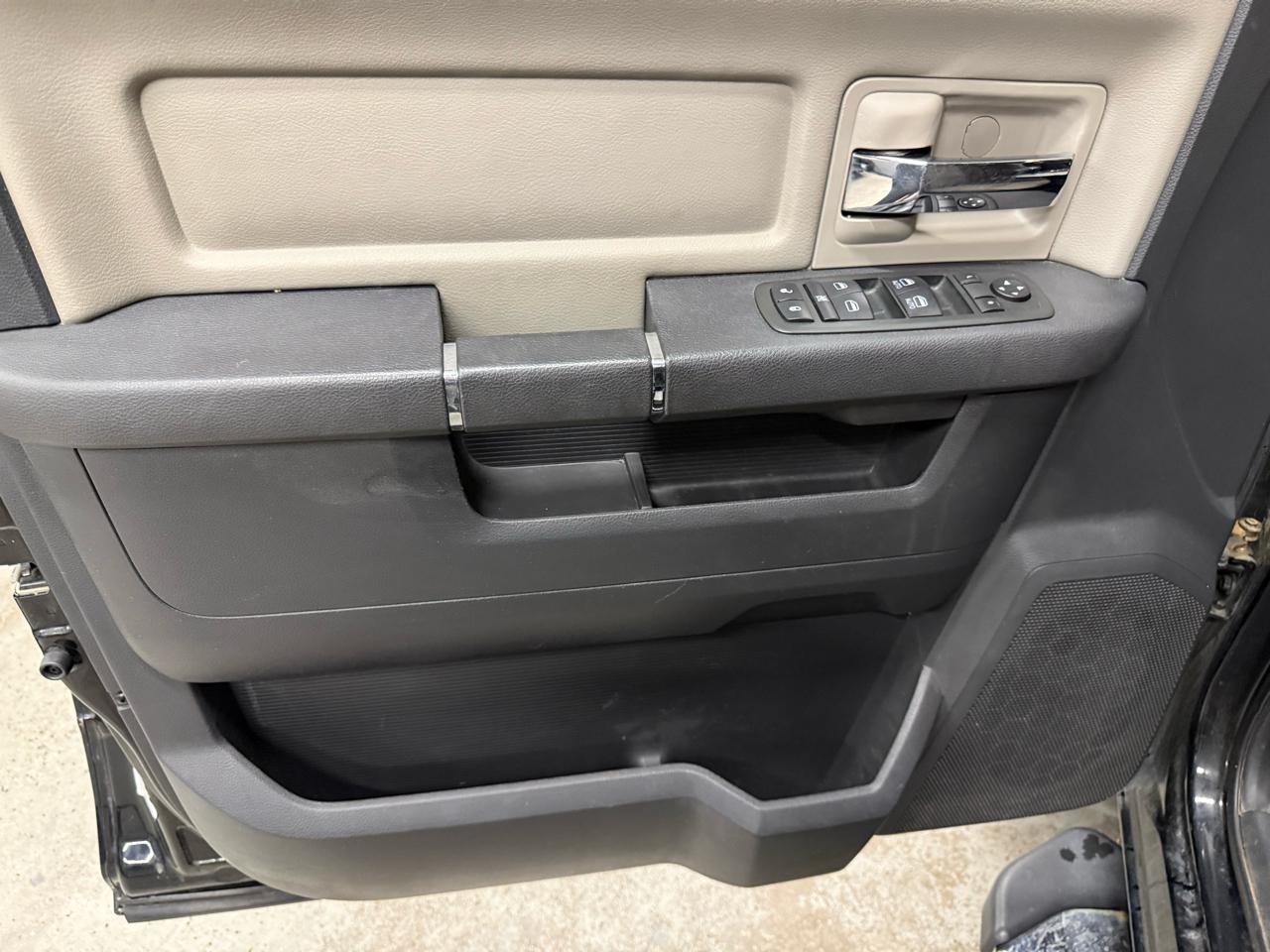 RAM 1500 SLT Quad Cab 4WD 2012