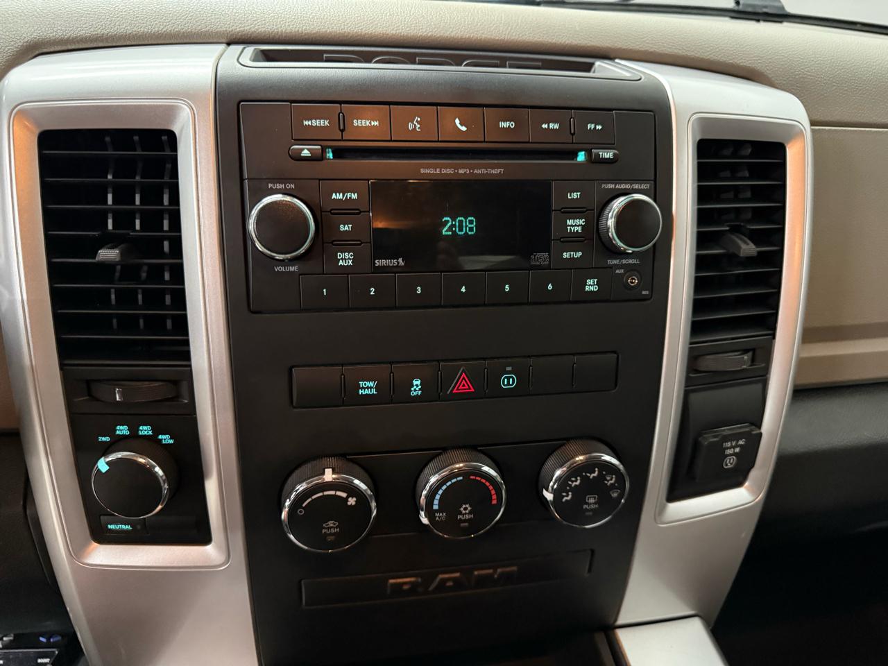 RAM 1500 SLT Quad Cab 4WD 2012