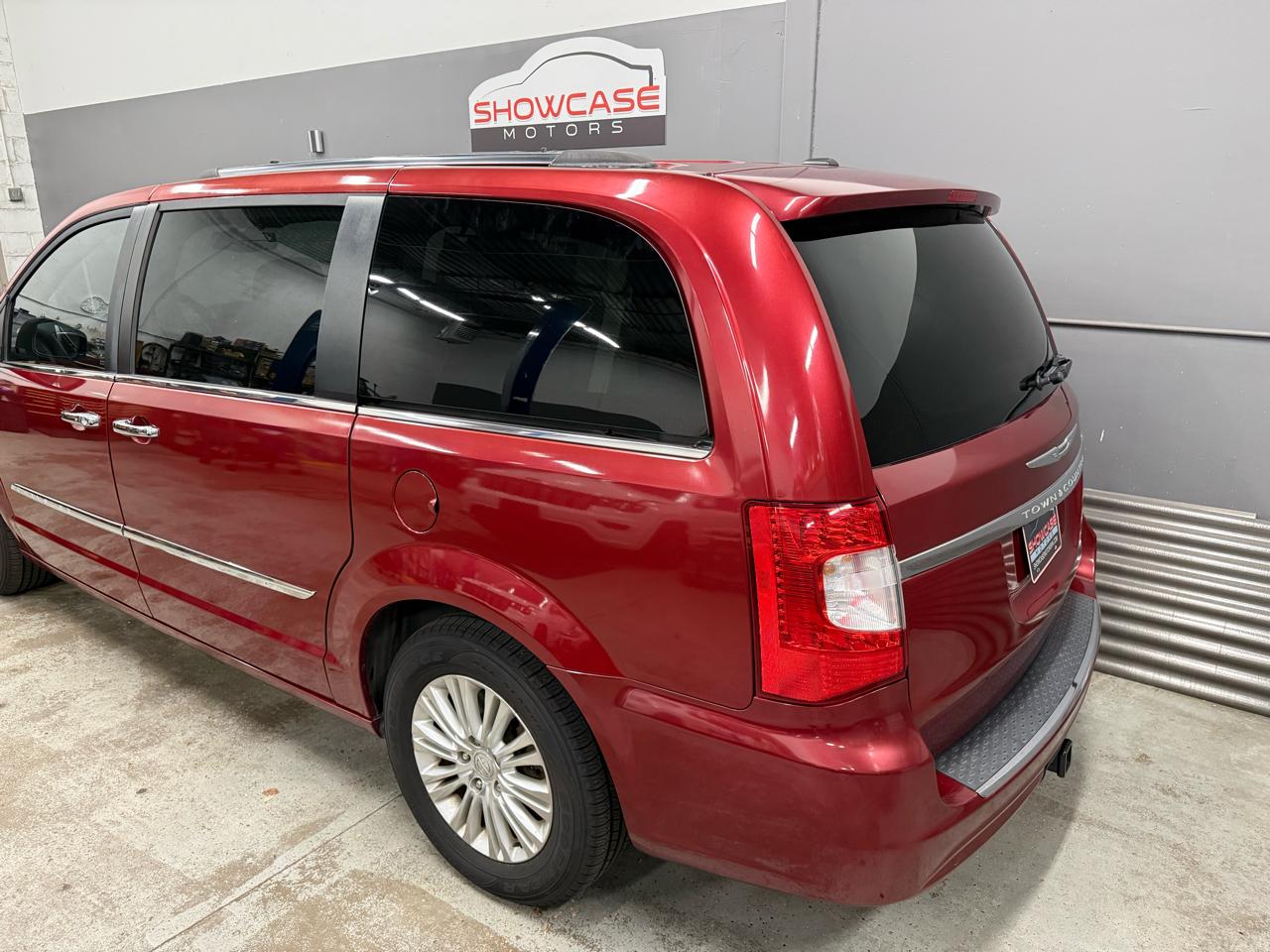 Chrysler Town & Country Limited Platinum 2015