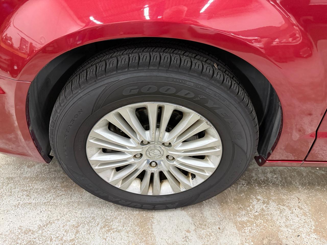 Chrysler Town & Country Limited Platinum 2015