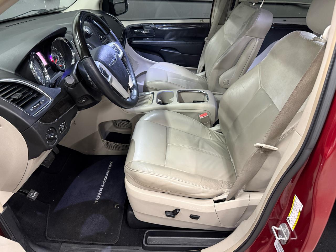 Chrysler Town & Country Limited Platinum 2015