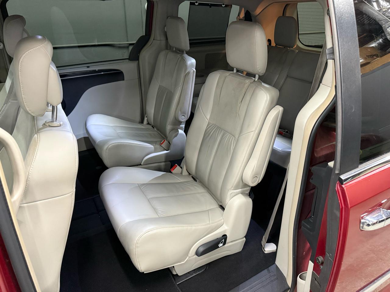 Chrysler Town & Country Limited Platinum 2015