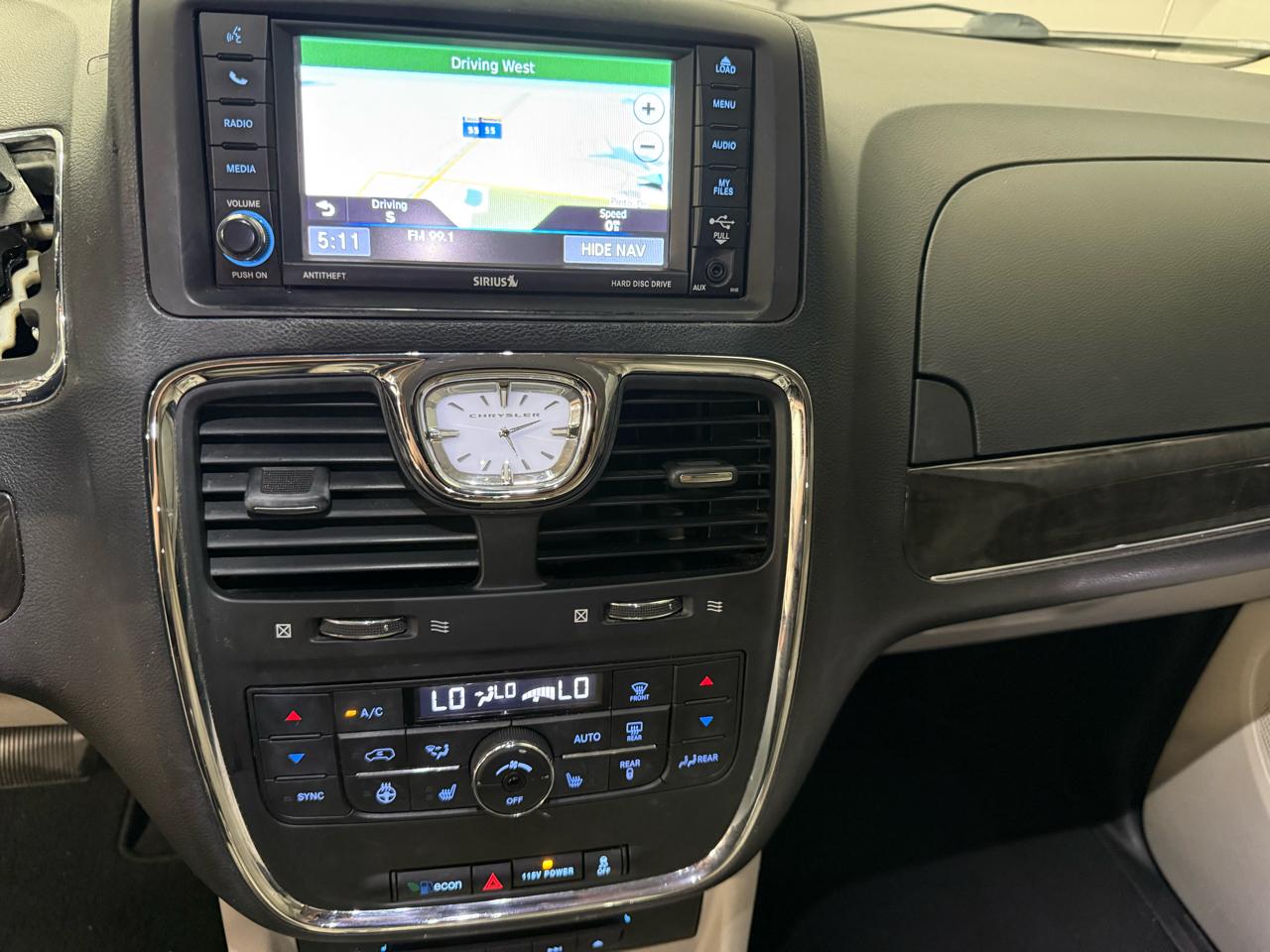 Chrysler Town & Country Limited Platinum 2015