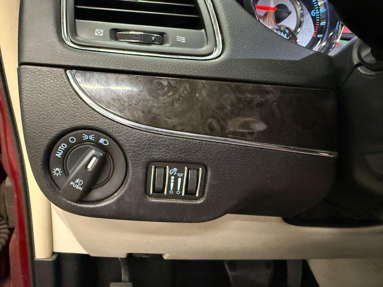 Chrysler Town & Country Limited Platinum 2015