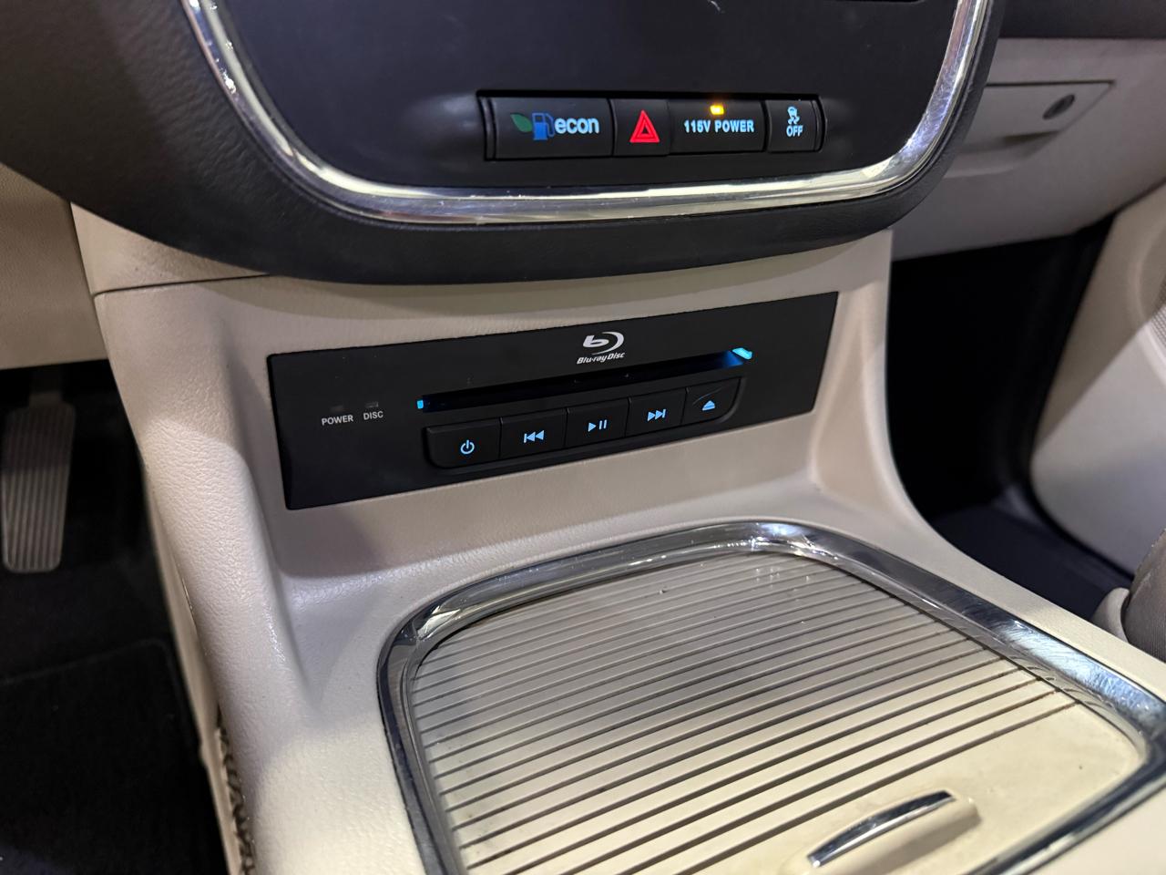 Chrysler Town & Country Limited Platinum 2015