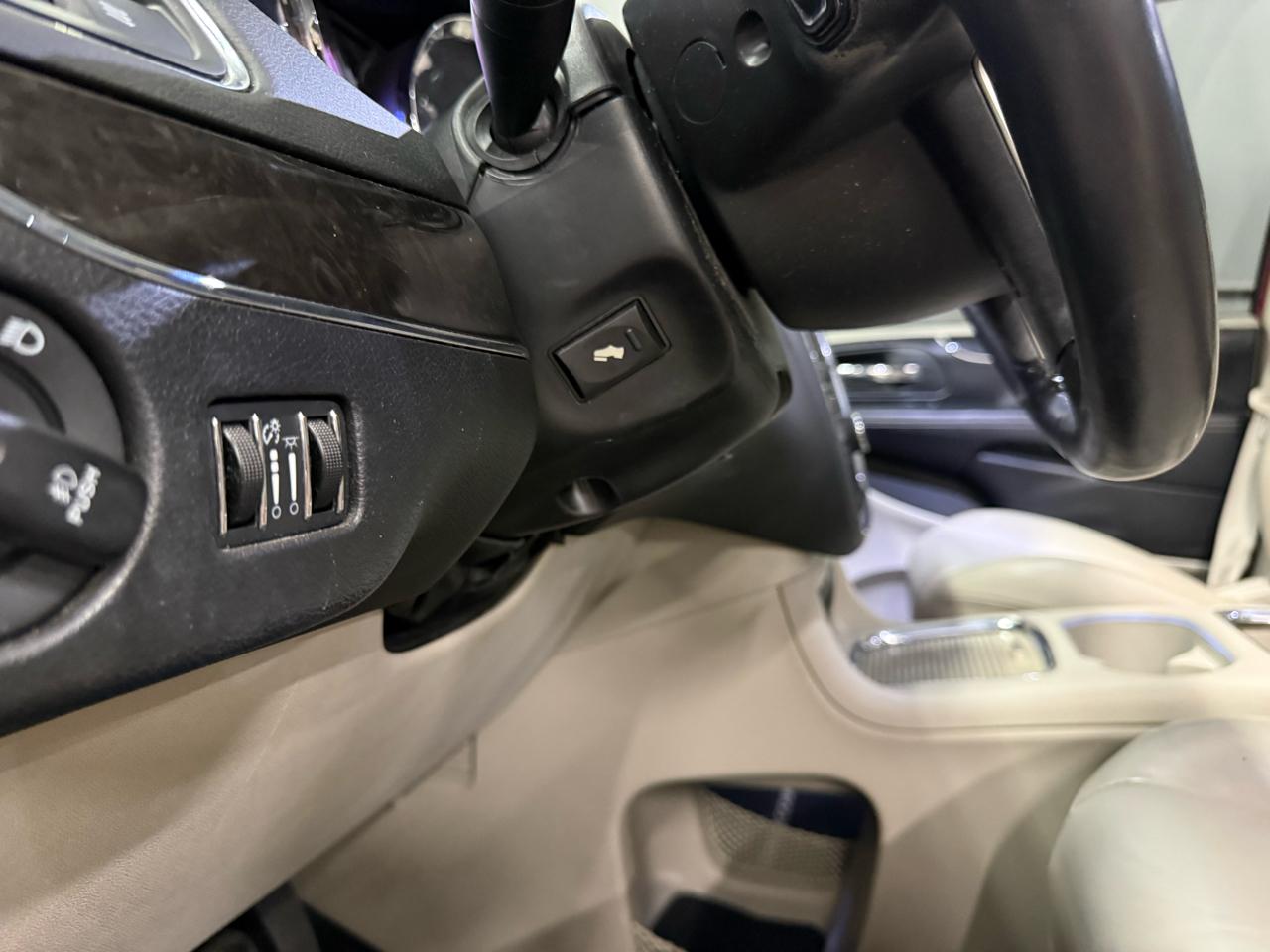 Chrysler Town & Country Limited Platinum 2015