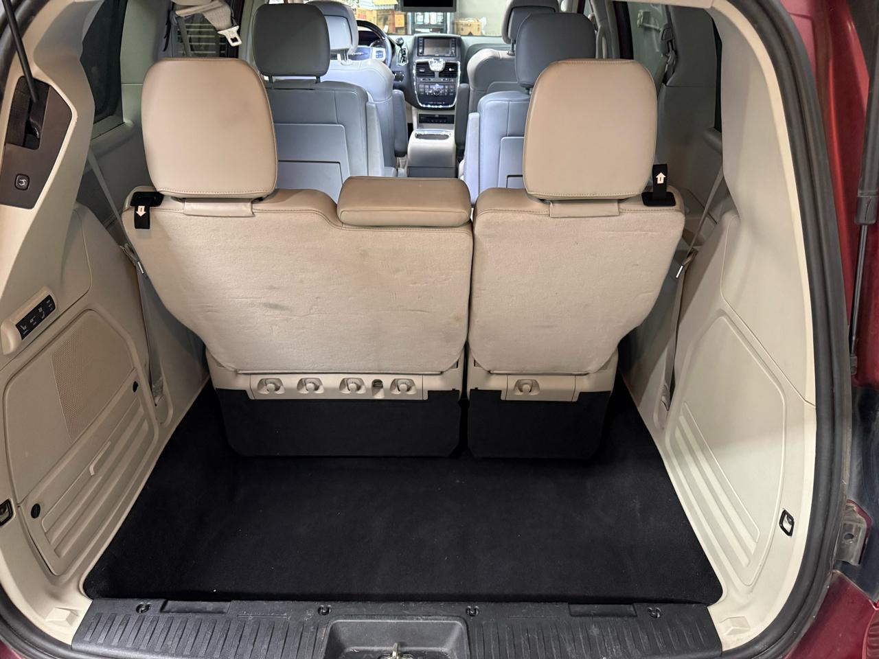 Chrysler Town & Country Limited Platinum 2015