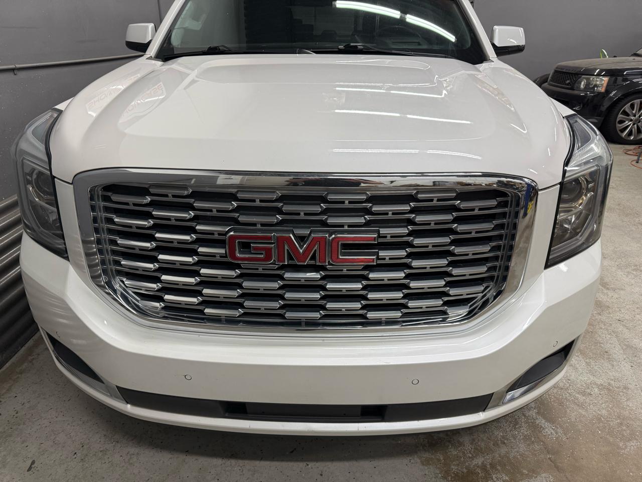GMC Yukon Denali 4WD 2019