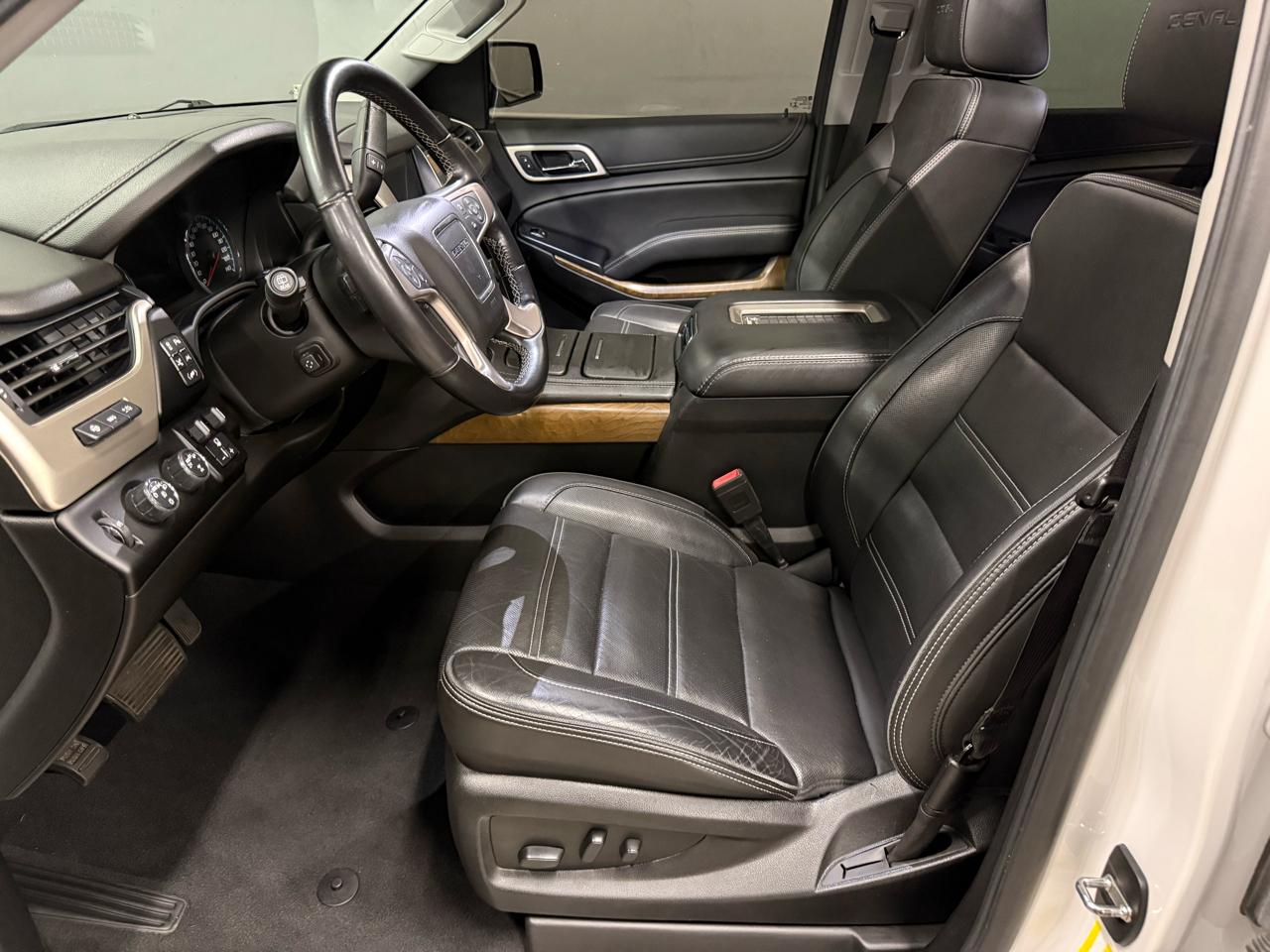 GMC Yukon Denali 4WD 2019