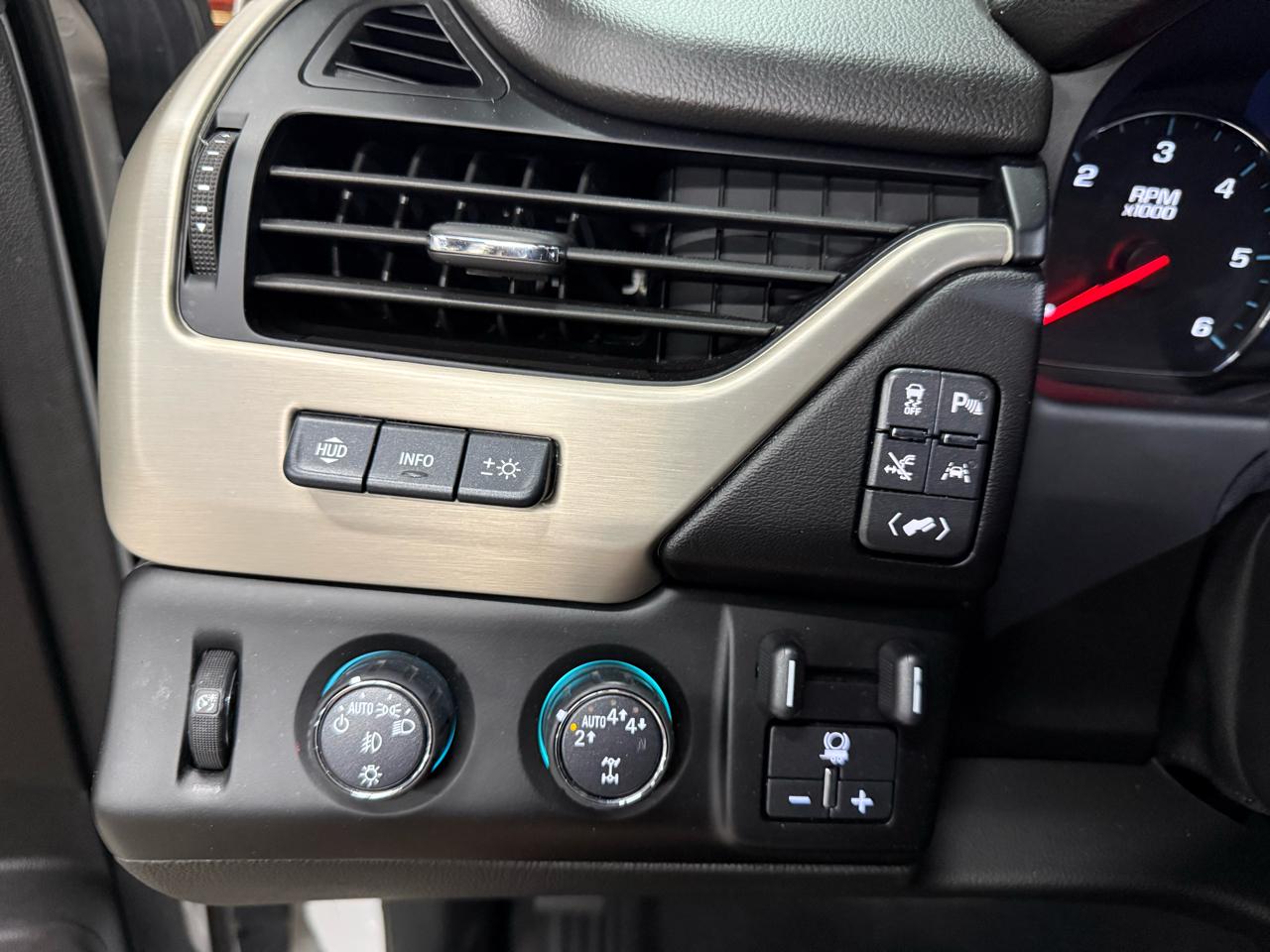 GMC Yukon Denali 4WD 2019