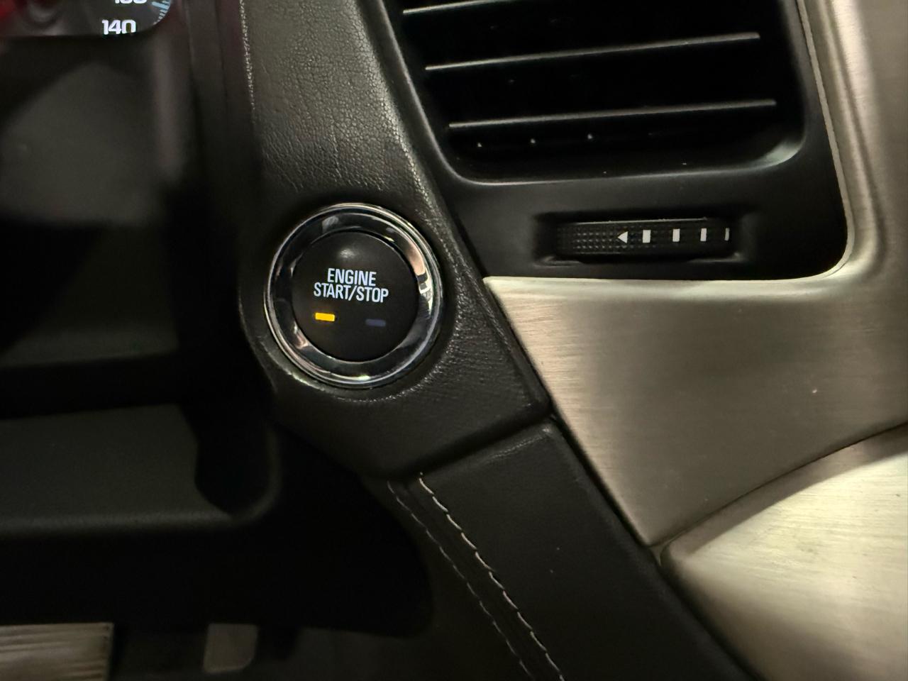 GMC Yukon Denali 4WD 2019