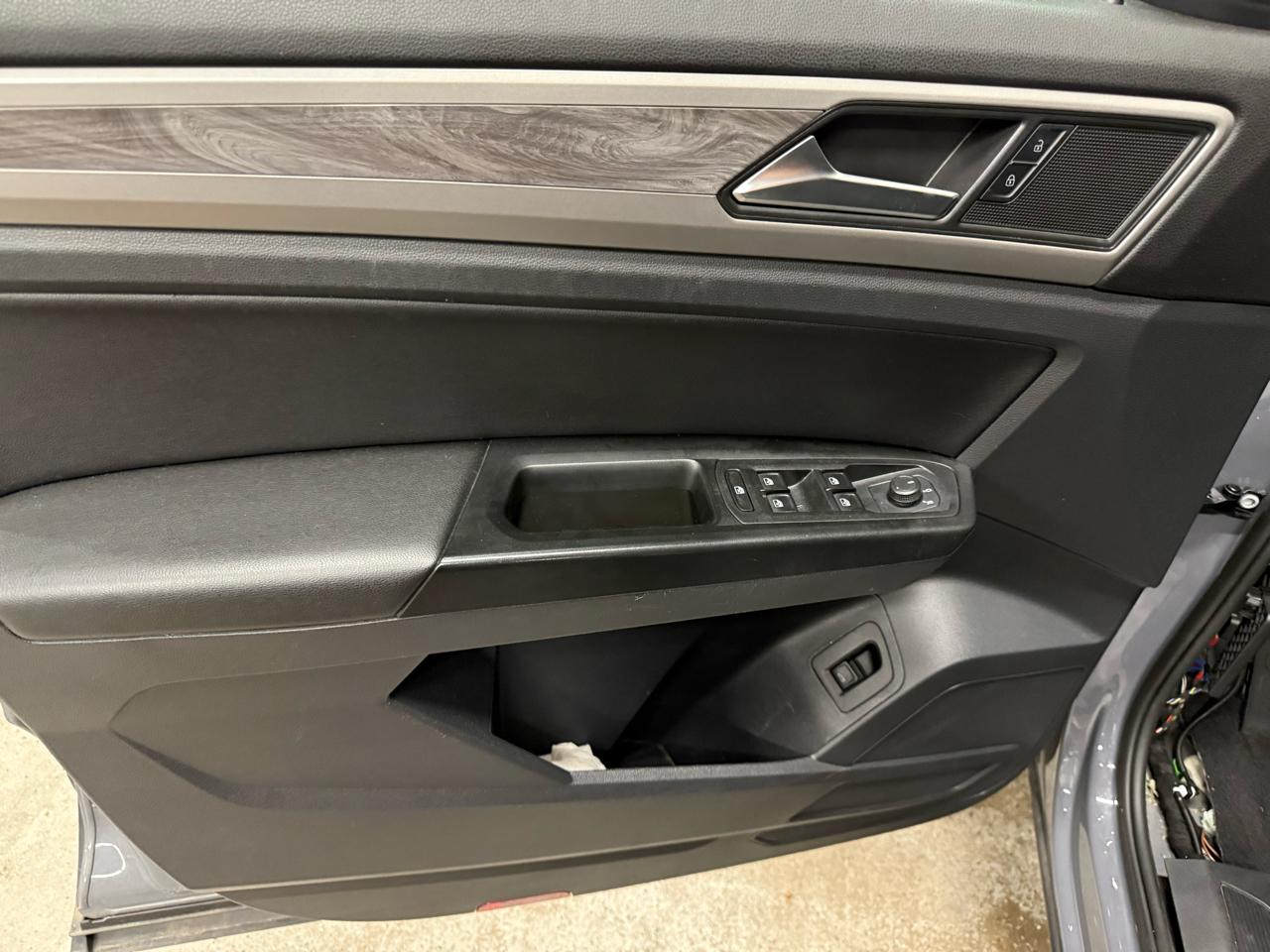 Volkswagen Atlas Cross Sport SE w/Technology 4MOTION 2020