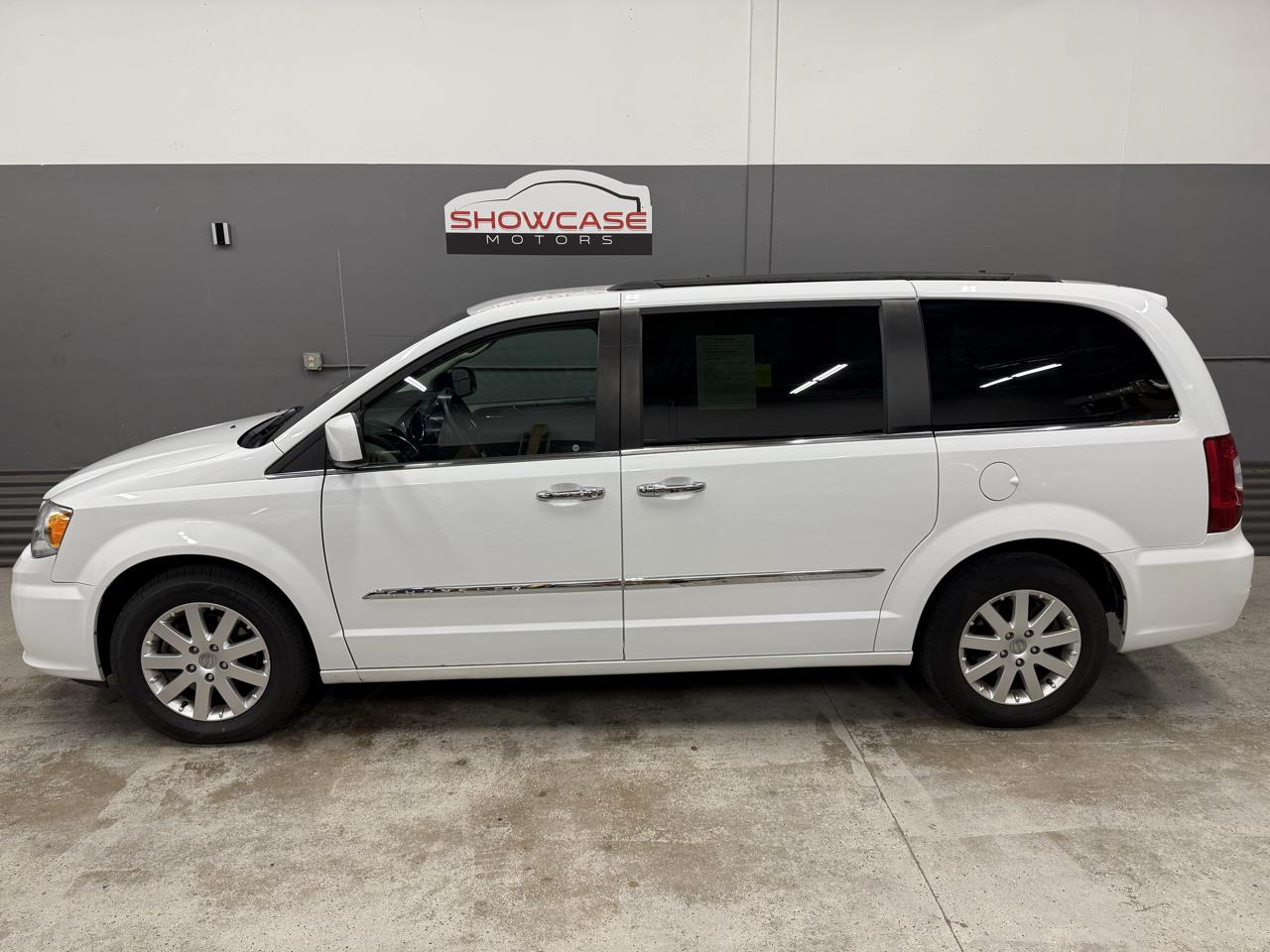 Chrysler Town & Country Touring L 2016