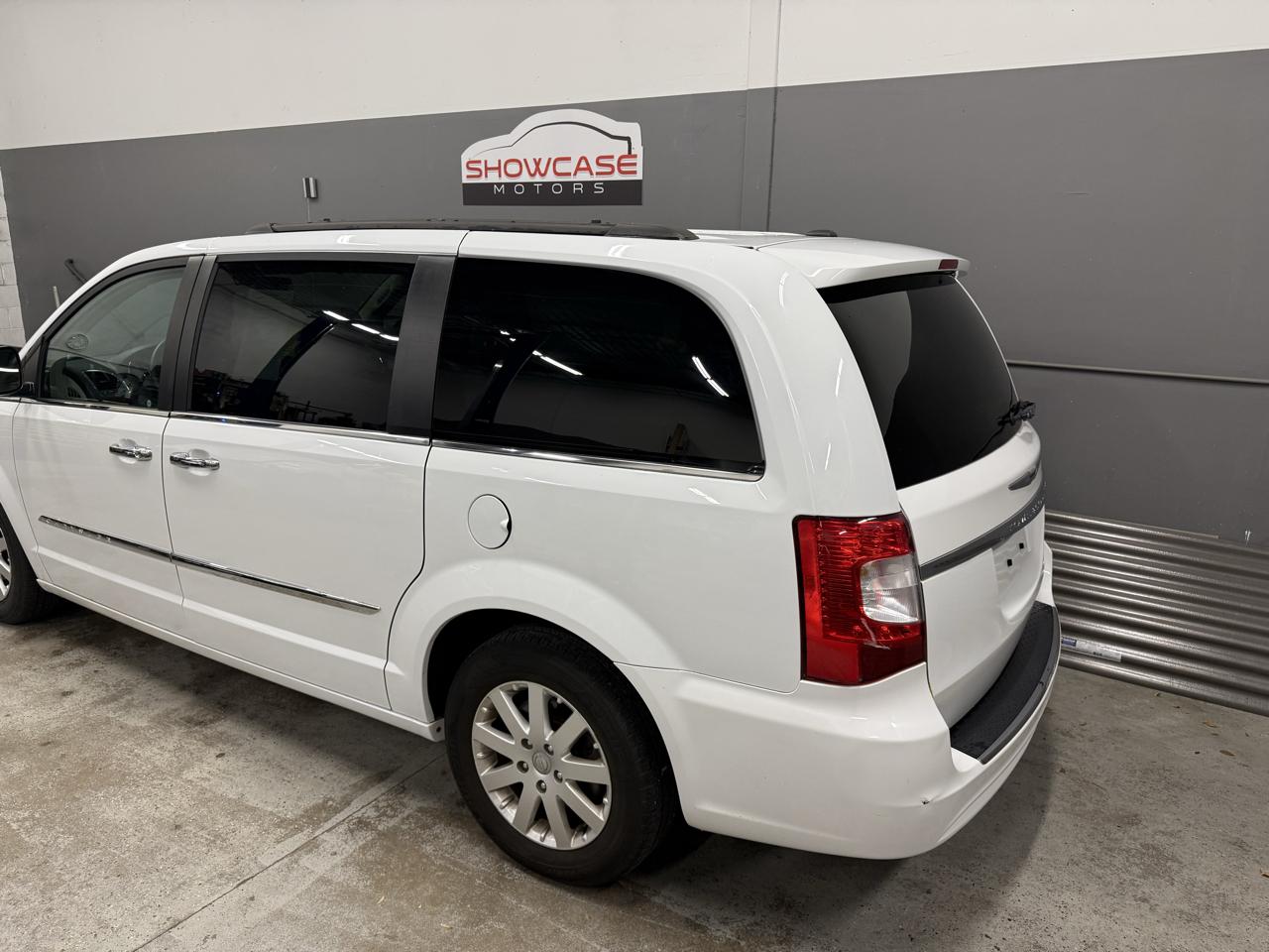 Chrysler Town & Country Touring L 2016