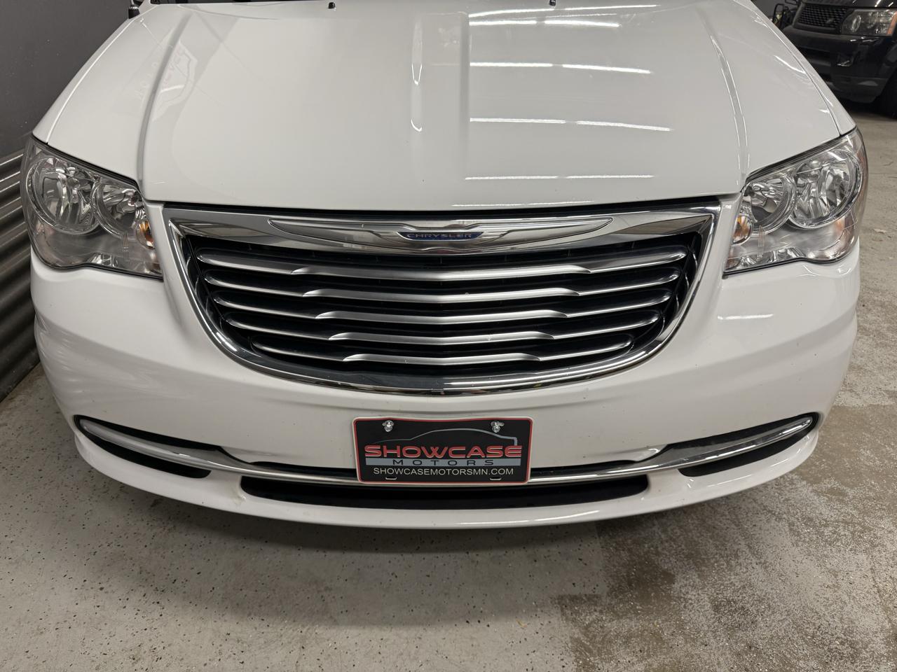 Chrysler Town & Country Touring L 2016