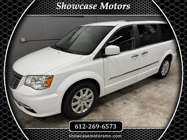 White 2016 Chrysler Town & Country Minivan Front-Wheel Drive Automatic
