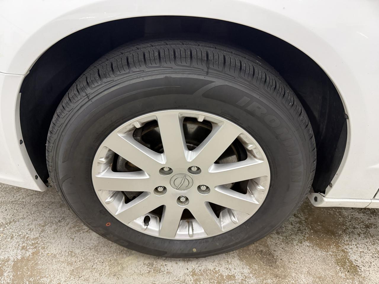 Chrysler Town & Country Touring L 2016