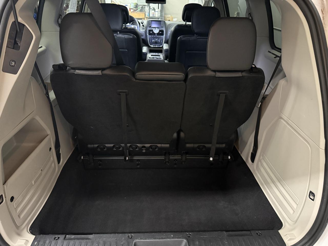 Chrysler Town & Country Touring L 2016