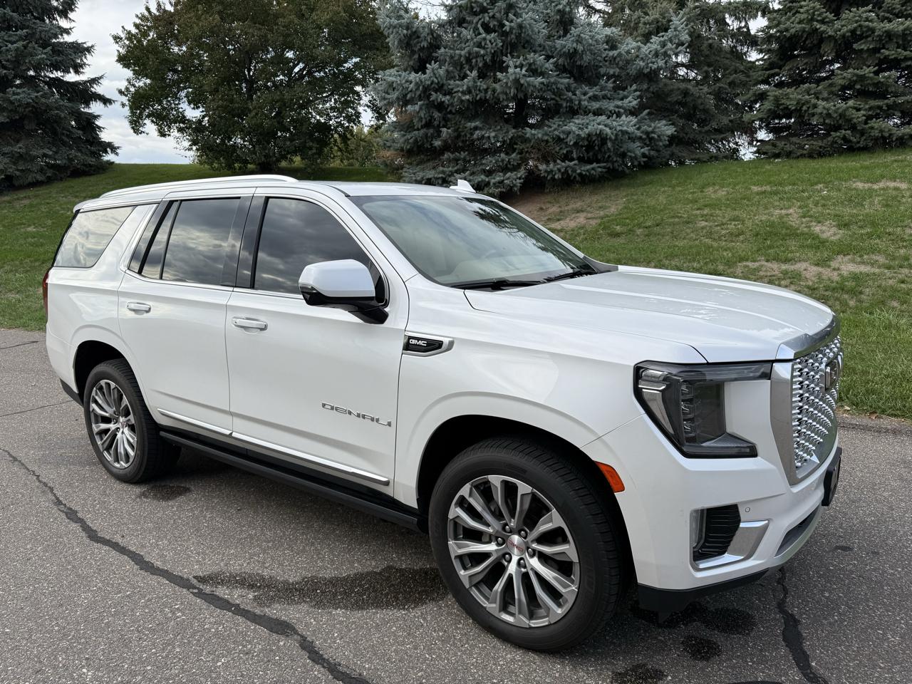 GMC Yukon Denali 4WD 2021