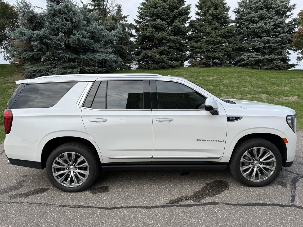 GMC Yukon Denali 4WD 2021
