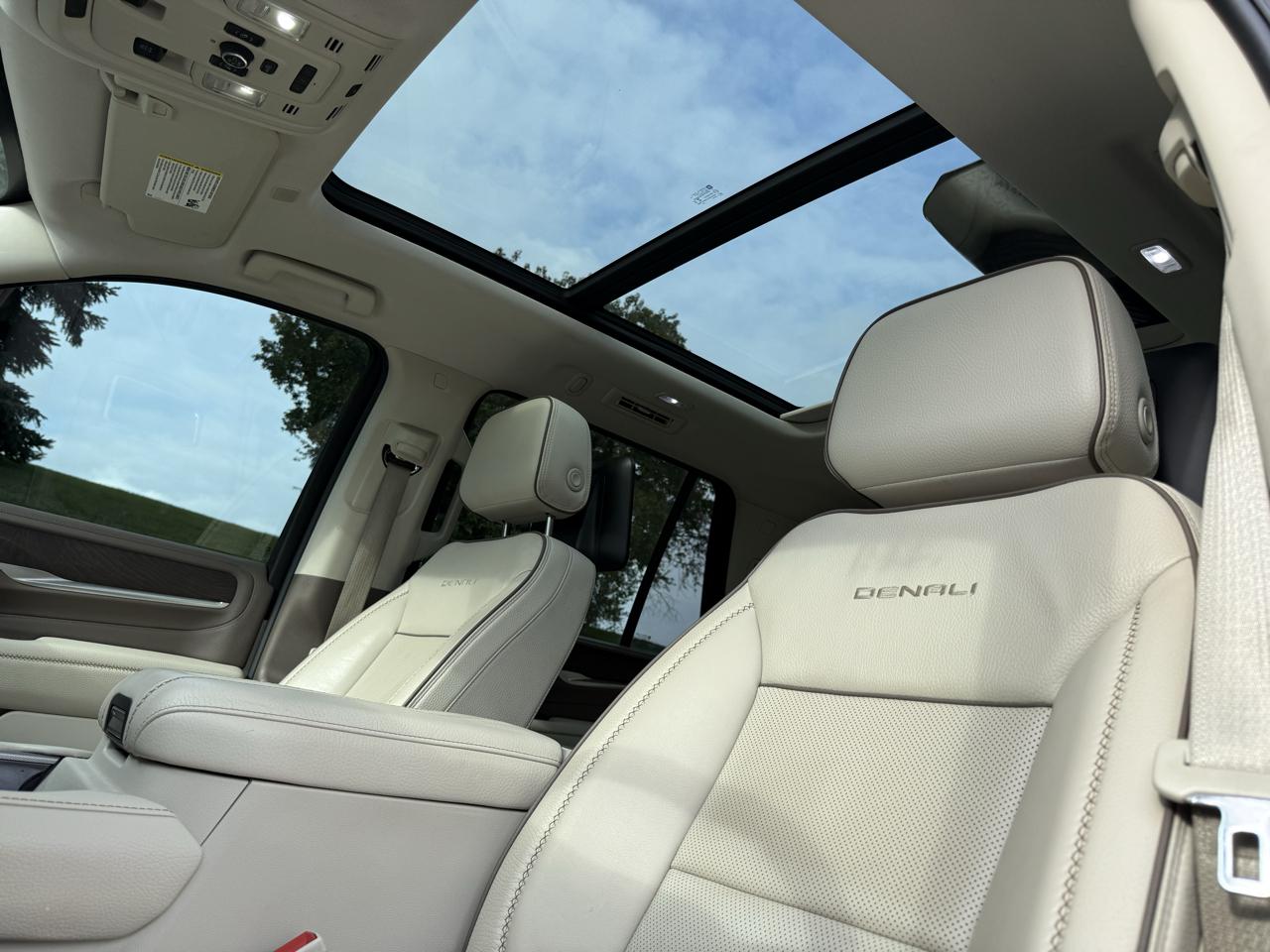 GMC Yukon Denali 4WD 2021