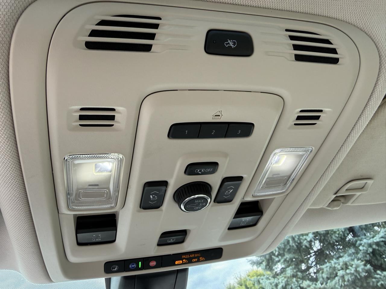 GMC Yukon Denali 4WD 2021